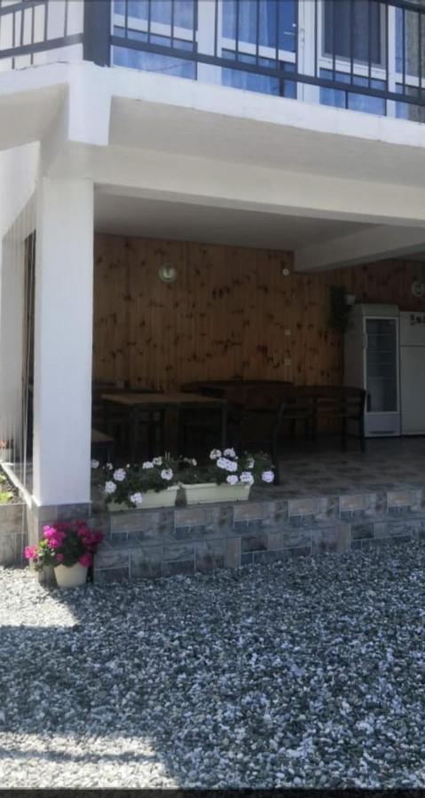 Гостевой Дом Белый Лотос Gagra Exterior foto