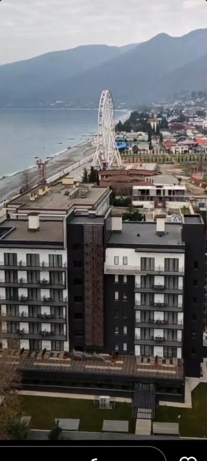 Гостевой Дом Белый Лотос Gagra Exterior foto